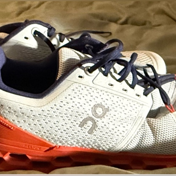 On Cloud Running MineralRust Sneakers - Picture 7 of 10